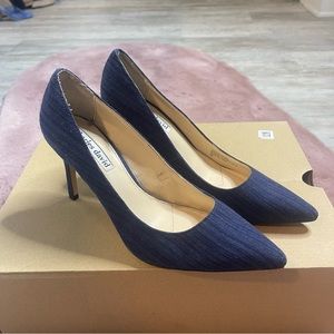 Charles David pumps